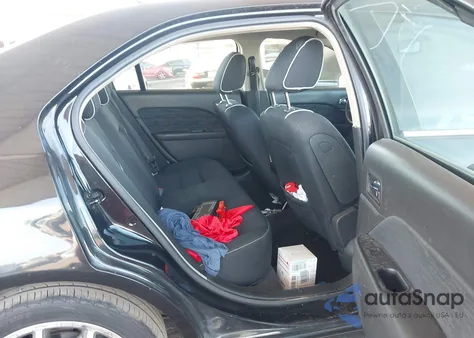 2010 Ford Fusion Se z USA, uszkodzony, nr VIN 3FAHP0HA0AR261244